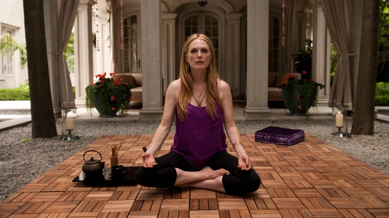 Maps to the Stars julianne moore yoga pose